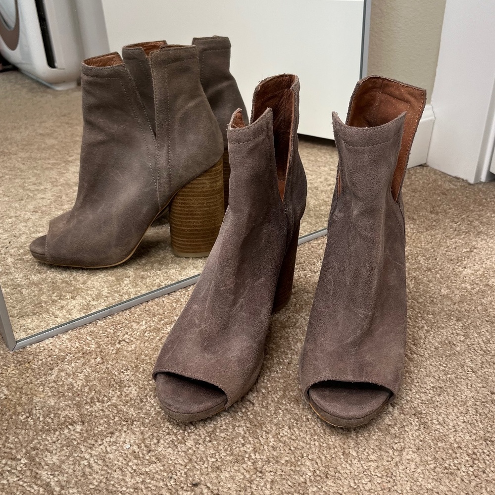 Jeffrey Campbell Oath Suede Stacked Heeled Peeptoe Ankle Booties Size 7